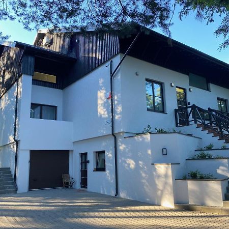 Dvi Nidos Hotel Bagian luar foto