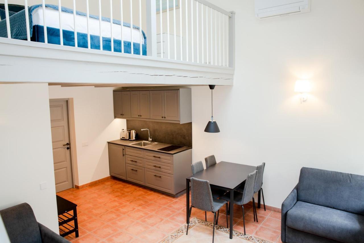 Dvi Nidos Hotel Bagian luar foto